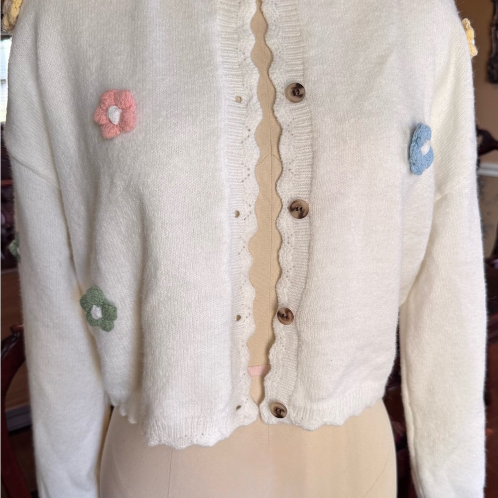 Luna Ivy Floral Embellished White Cardigan Sweater — Size L